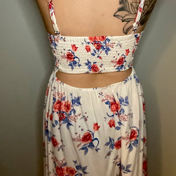Summer dress - Picture 3 of 4
